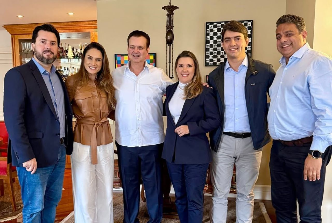 Encontro em São Paulo contou com participação de presidente da AMM, Luís Eduardo Falcão, da deputada estadual Lud Falcão, do presidente nacional do PSD, Gilberto Kassab, da prefeita de Uberaba, Elisa Araújo (PSD), do presidente do PSD em Minas, Cássio Soares, e do prefeito de Poços de Caldas, Paulo Ney (PSDB)