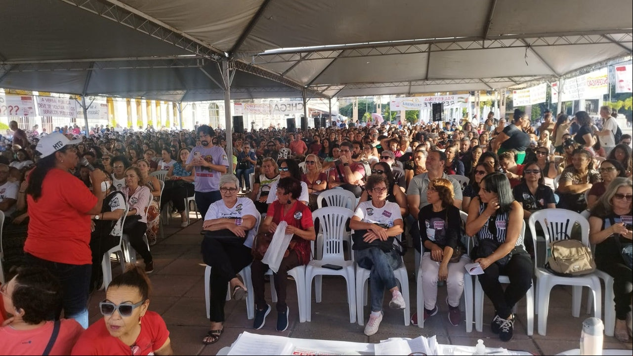 Nova assembleia da categoria acontece na quarta para decidir rumos da greve