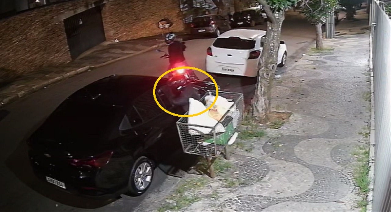 Furto foi registrado pelo circuito de segurança